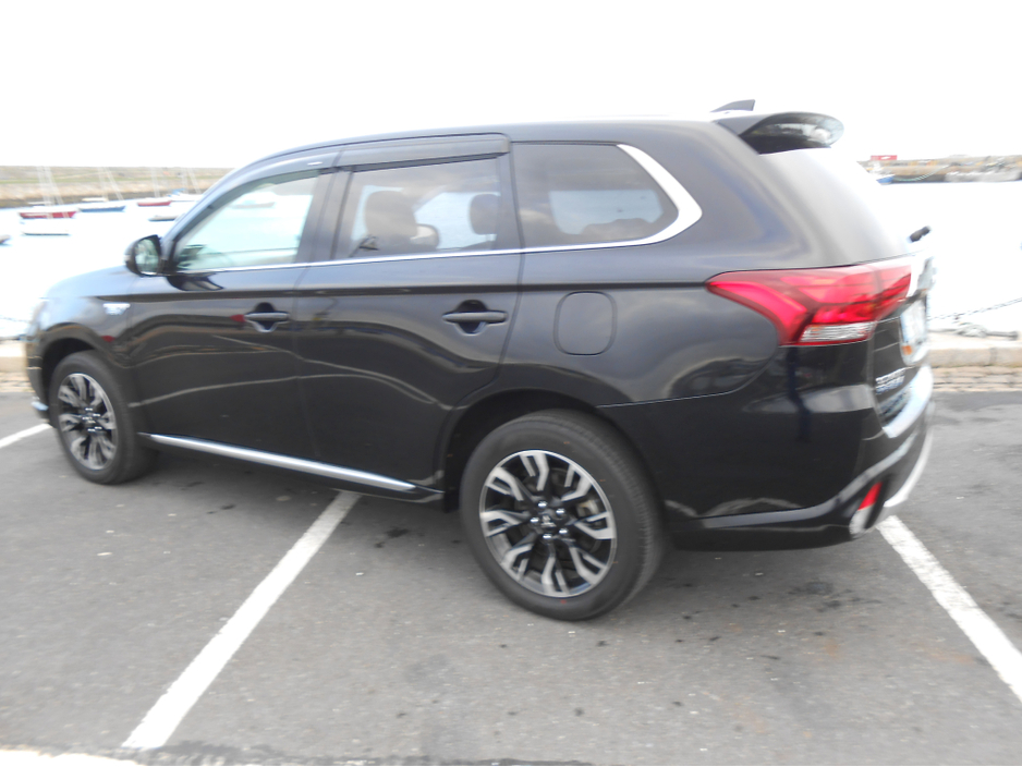 2017 Mitsubishi Outlander PHEV Intense €18,995