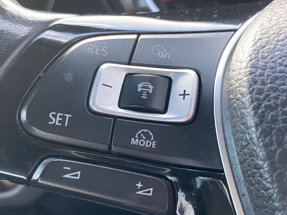 2017 Volkswagen Touran - image 23