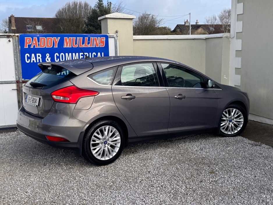 2015 Ford Focus - image 6