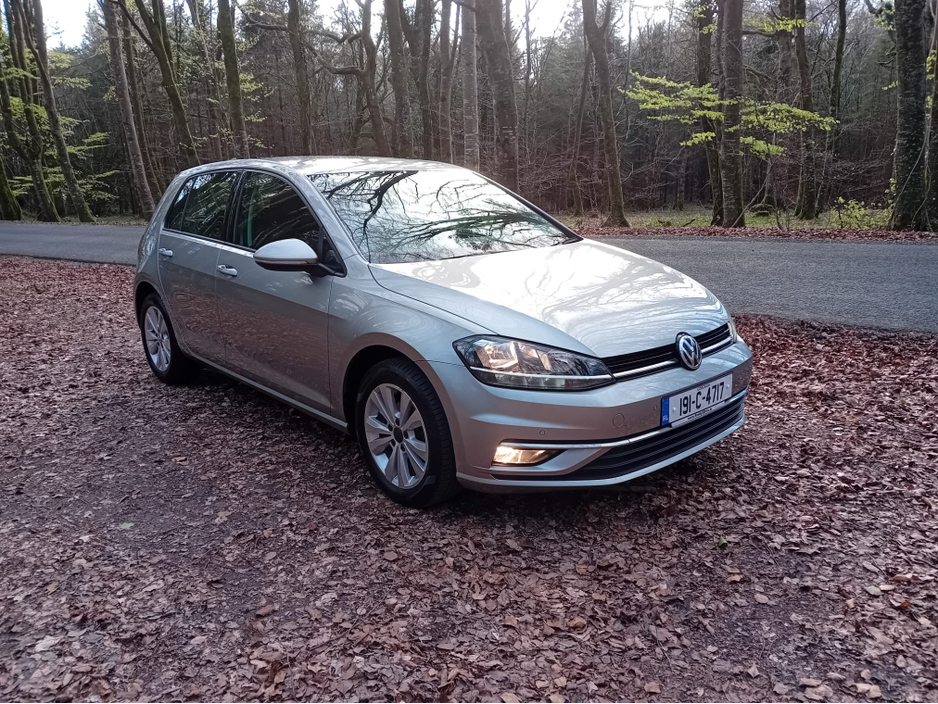 2019 Volkswagen Golf - image 3