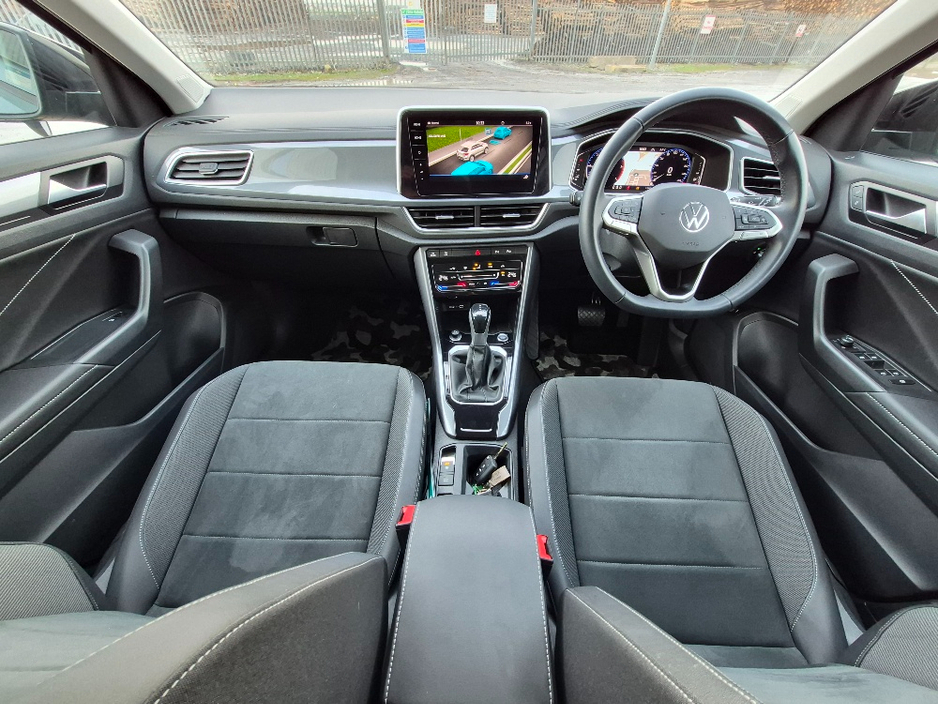 2023 Volkswagen T-Roc - image 15