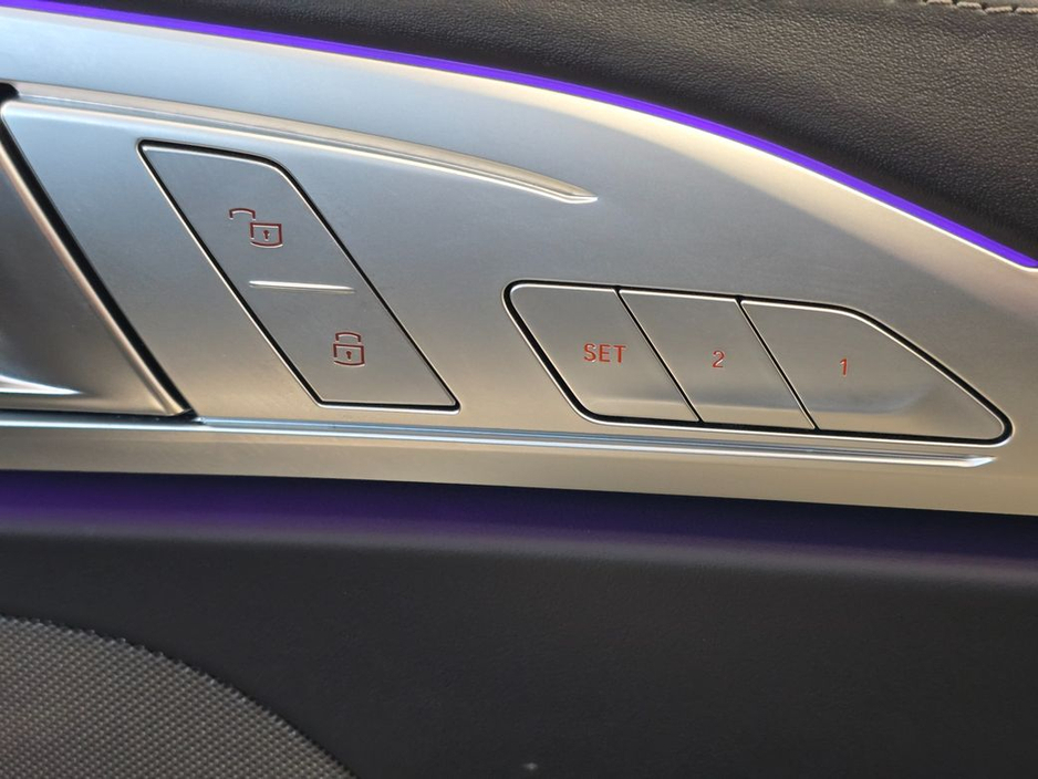 2023 BMW 8 Series - image 19