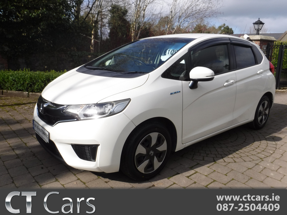 2016 Honda Fit - image 6