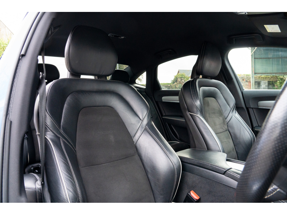 2018 Volvo S90 - image 14