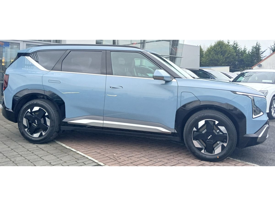 2026 Kia EV5 - image 2