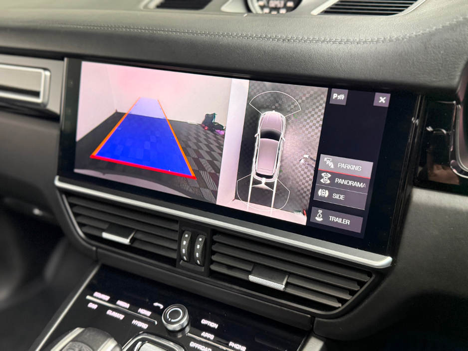 2020 Porsche Cayenne - image 20