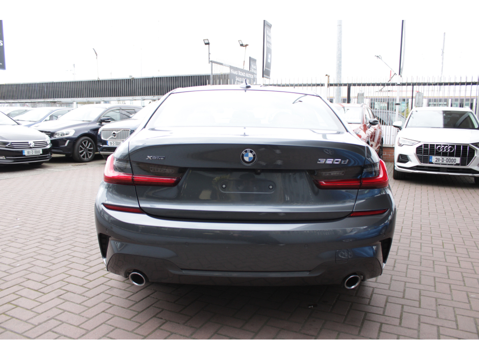 2019 BMW 3 Series - image 5