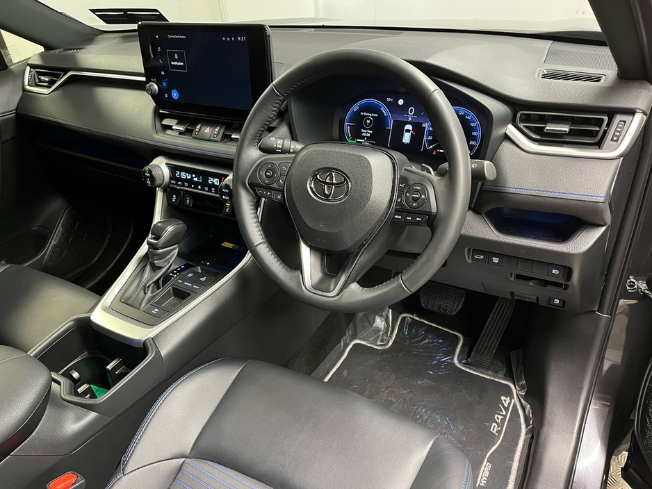 2025 Toyota Rav4 - image 9