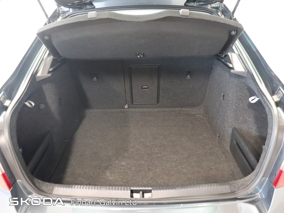2019 Skoda Octavia - image 10