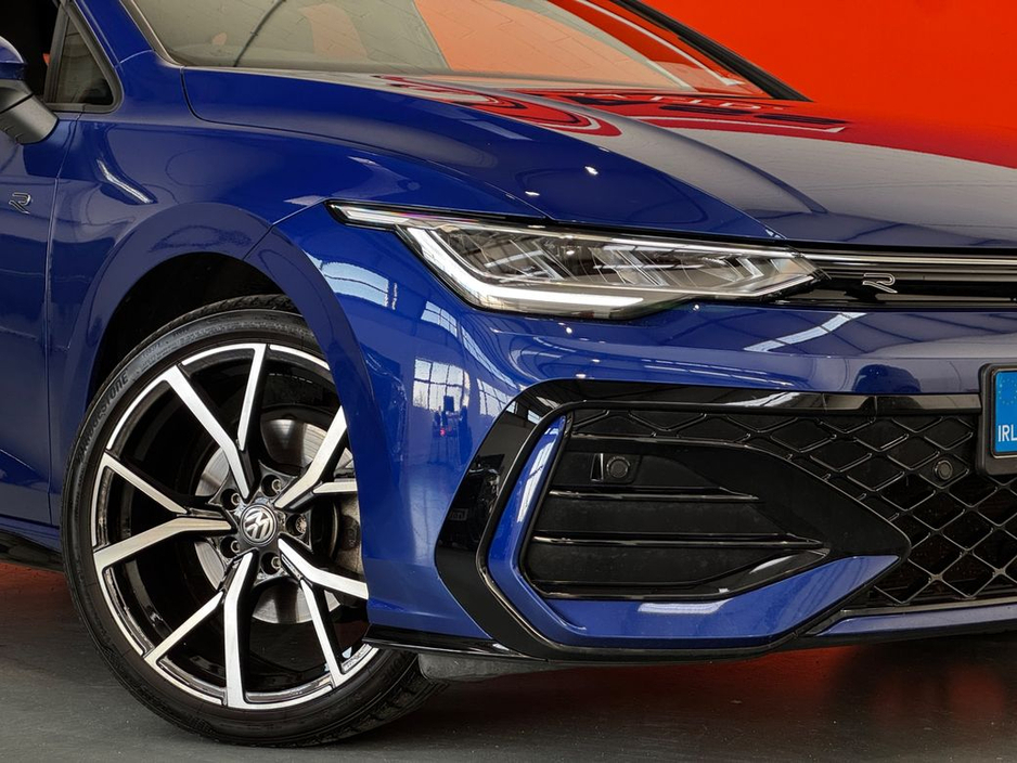 2024 Volkswagen Golf - image 2