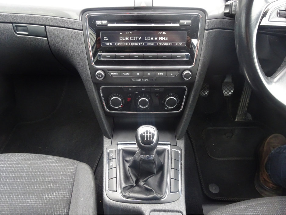 2014 Skoda Superb 1.6 TDI S GREENLINE III 105PS 5 DOOR KEY 11 €7,950