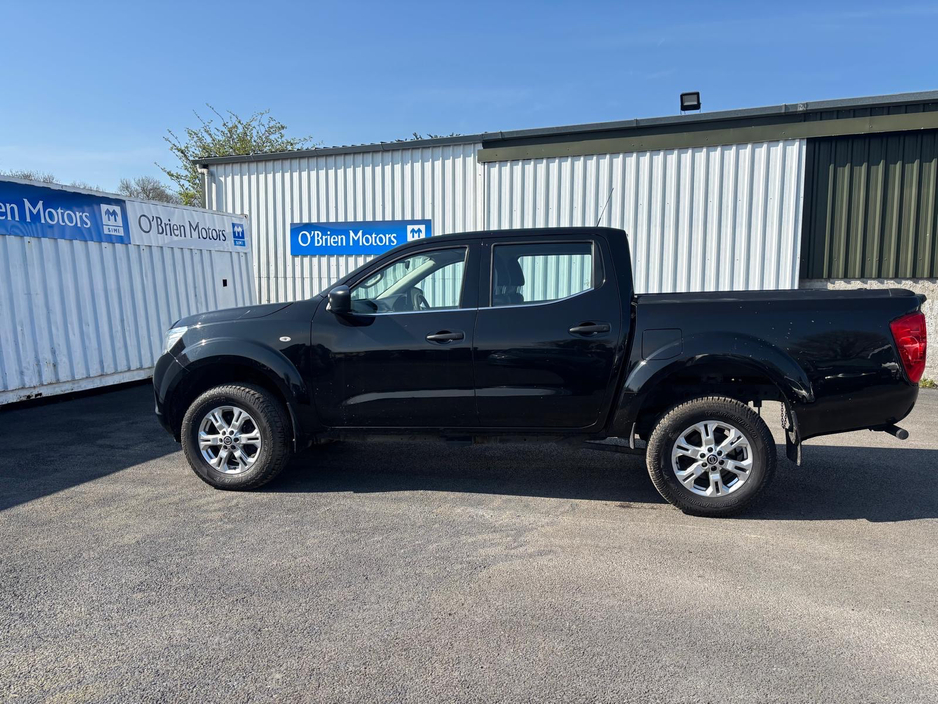 2021 Nissan Navara - image 9