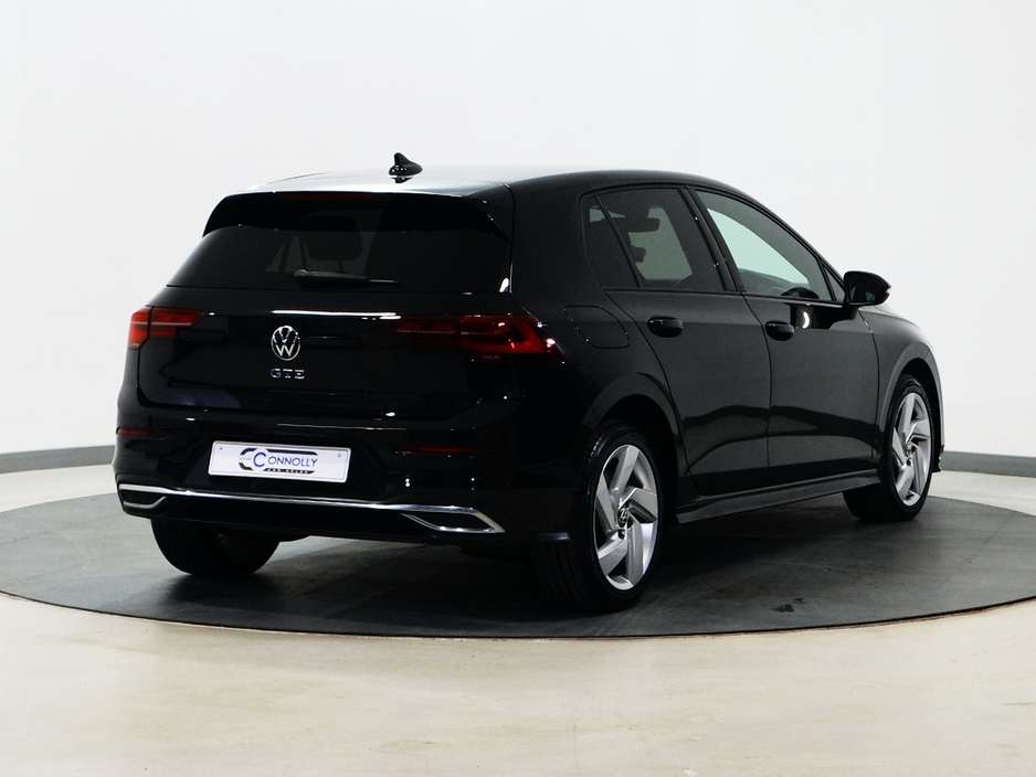 2023 Volkswagen Golf *26* GTE S-A DSG €29,995