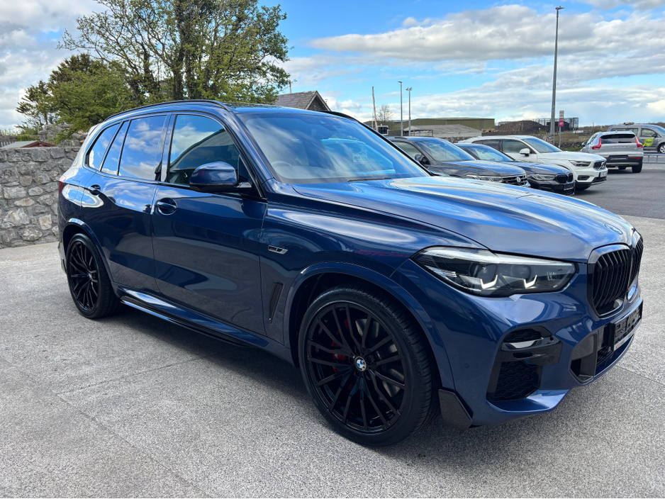 2022 BMW X5 - image 4