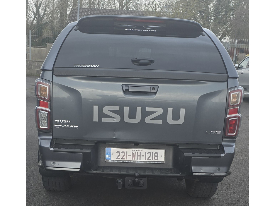2022 Isuzu D-MAX - image 2