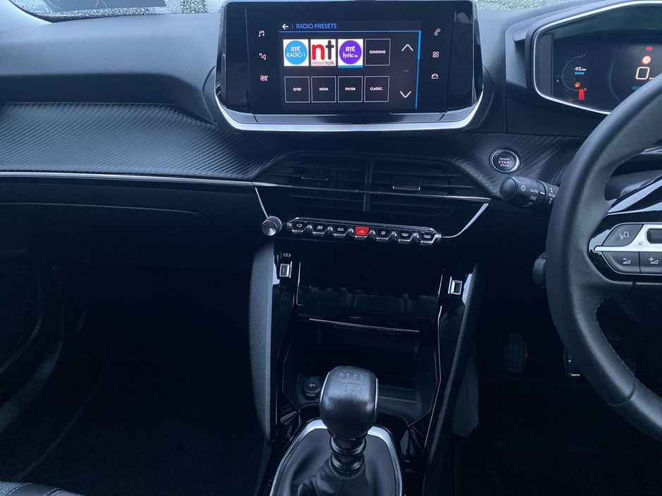 2022 Peugeot 2008 - image 11