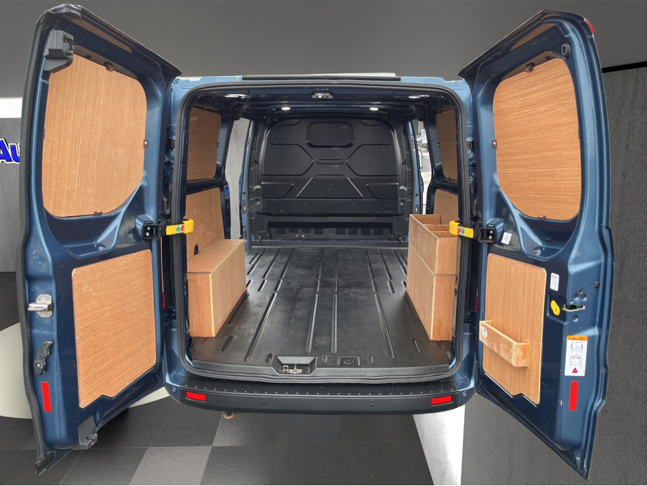 2021 Ford Transit Custom - image 9