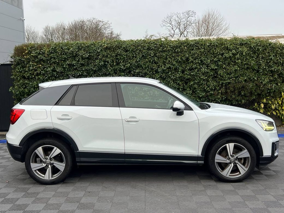 2018 Audi Q2 SPORT 1.0 TFSI AUTO // AMBIENT LIGHTING // APPLE CARPLAY/ANDROID AUTO // HEATED SEATS €20,950