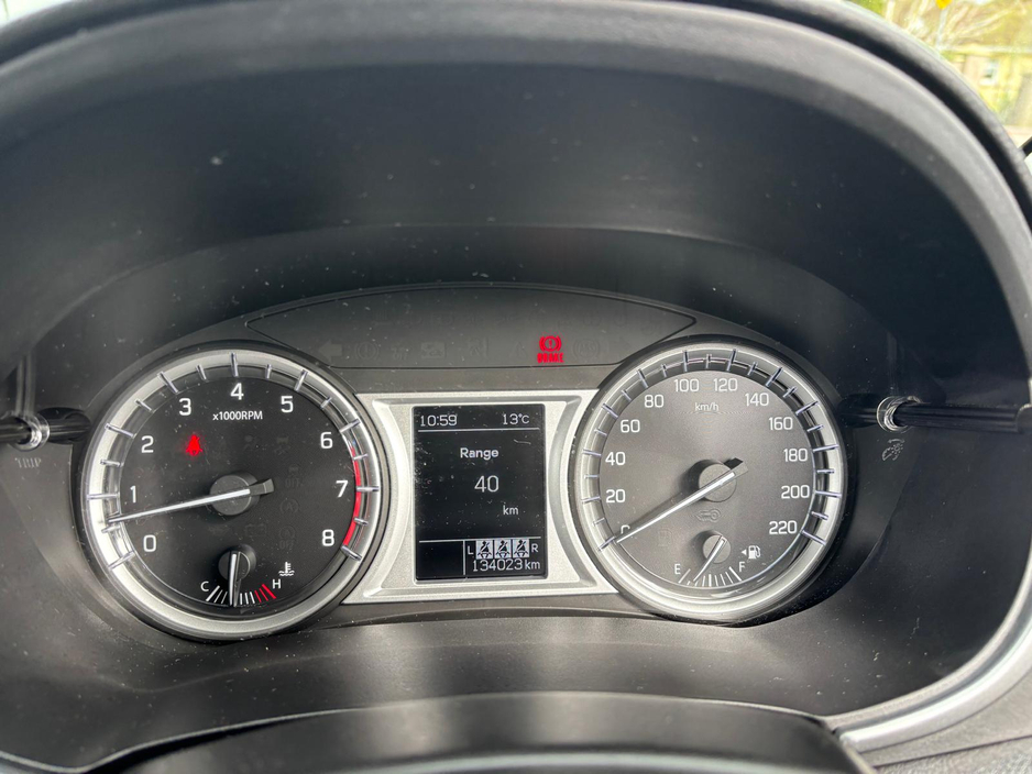 2017 Suzuki Vitara - image 3