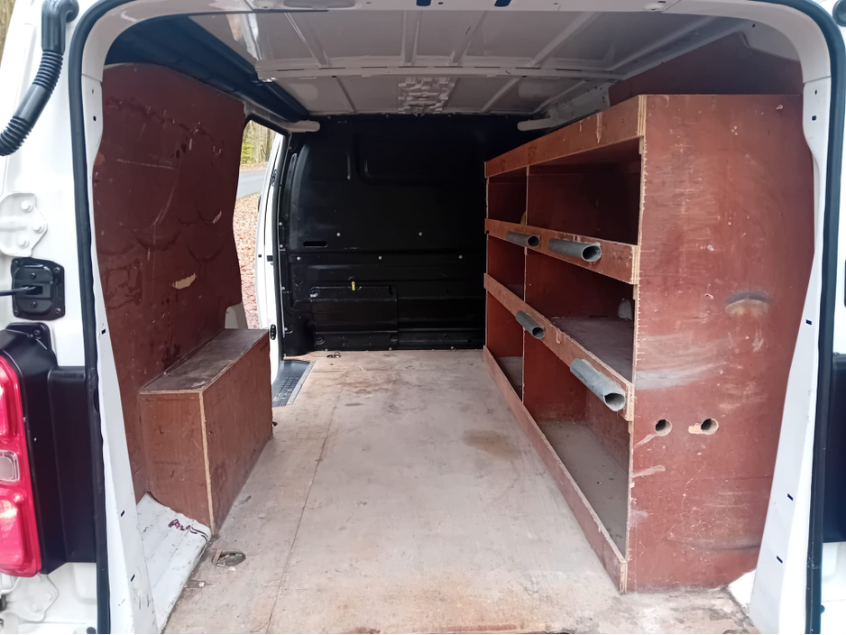 2019 Opel Vivaro - image 17