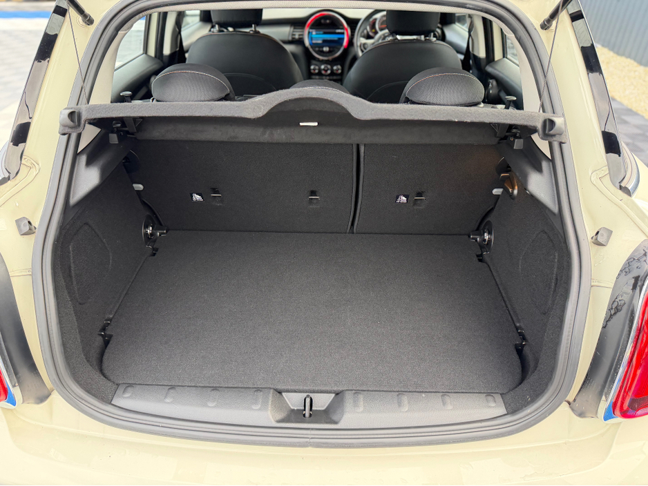 2019 MINI Cooper D - image 36