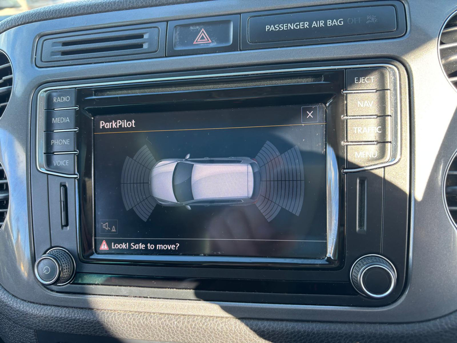 2015 Volkswagen Tiguan - image 11