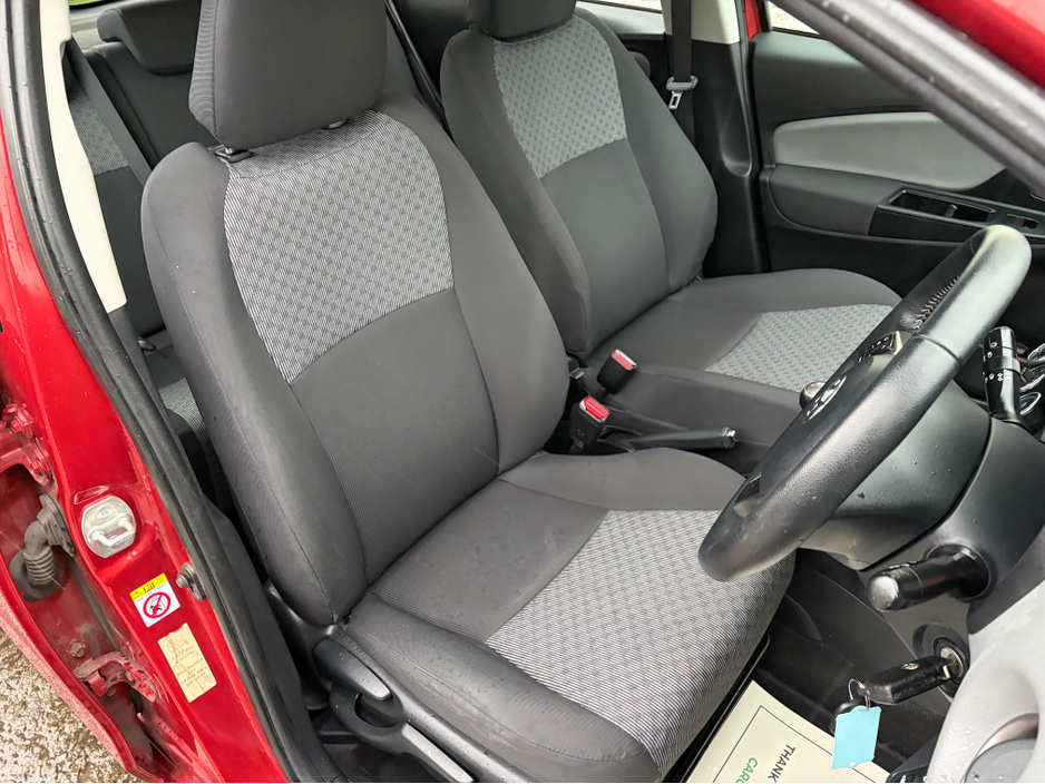 2015 Toyota Yaris SOL 1.33 PETROL 6 SPEED MANUAL 4DR HATCHBACK *ONE OWNER IRISH CAR* *TOP SPEC* *FULL TOYOTA SERVICE HISTORY* *NEW NCT 01/2027* *€200 ROAD TAX* *FINANCE ARRANGED TODAY* €10,450