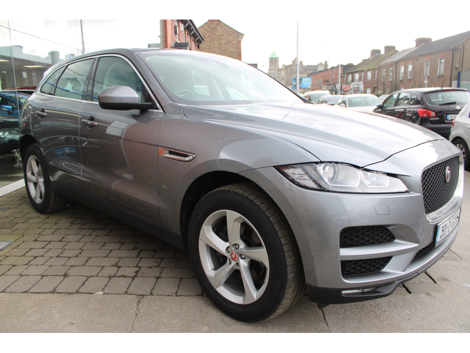 2020 Jaguar F-Pace - image 2