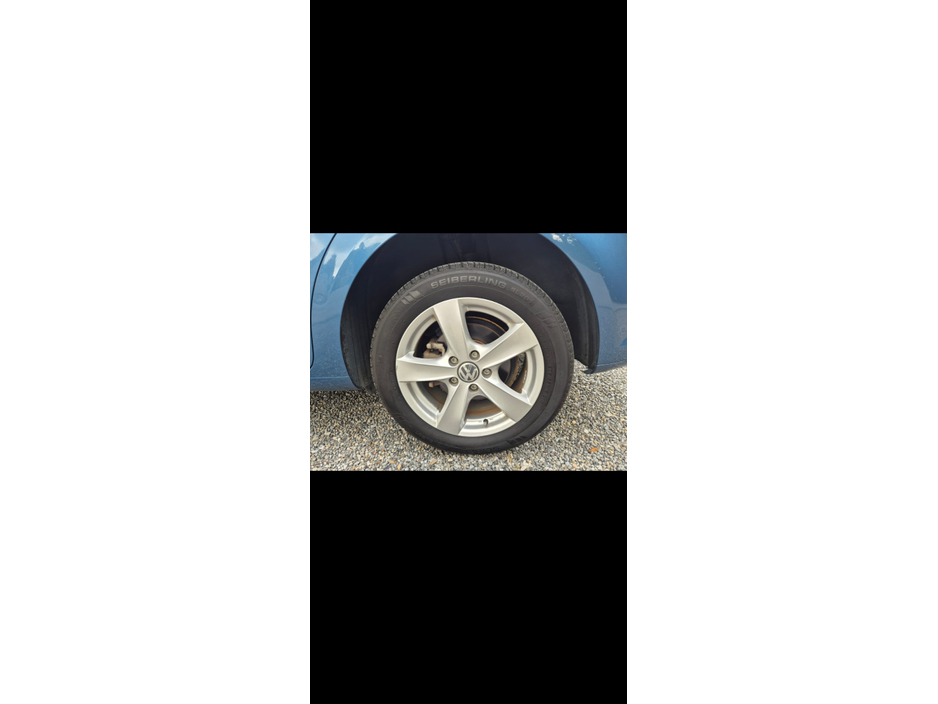 2015 Volkswagen Touran - image 6