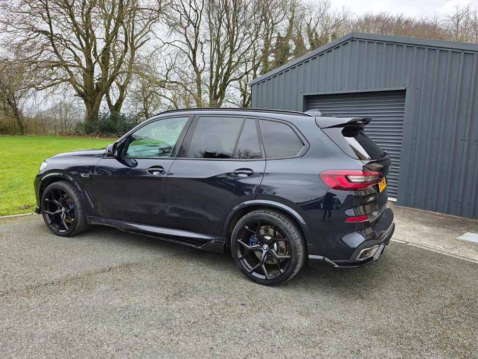 2022 BMW X5 - image 6