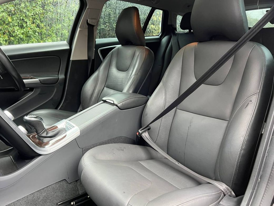 2018 Volvo V60 D4 CLASSIC 2.0 D // OPENING SUNROOF // FULL SERVICE HISTORY // ADAPTIVE CRUISE CONTROL €19,900