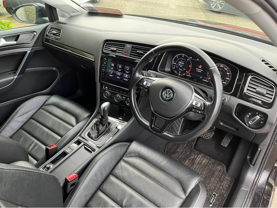 2020 Volkswagen Golf - image 15