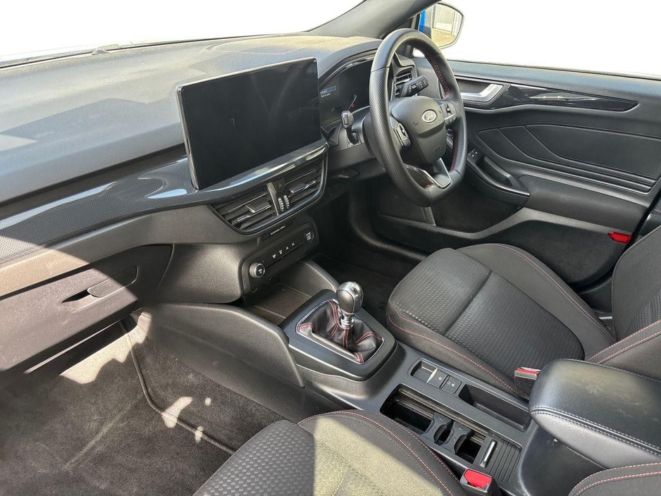 2024 Ford Focus - image 2