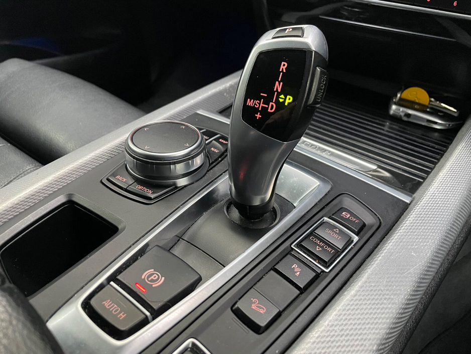 2017 BMW X5 - image 23