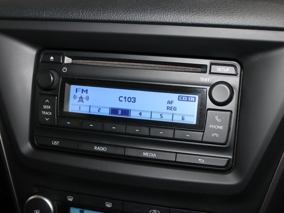 2016 Toyota Avensis - image 17