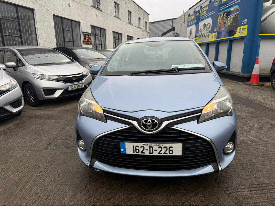 2016 Toyota Yaris - image 6