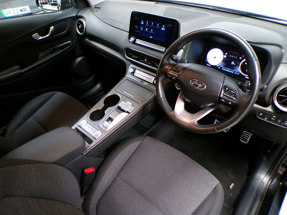 2022 Hyundai Kona 2022*ONLY 26,000 MILES*64KWH HYUNDAI KONA PREMIUM EV*484KM RANGE*FULL HYUNDAI SERVICE HISTORY*GRADED A BATTERY HEALTH WITH REPORTS*PREMIUM PACK*2 CHARGER*1 OWNER*FANTASTIC CONDITION SPEC Bluetooth,App €21,900