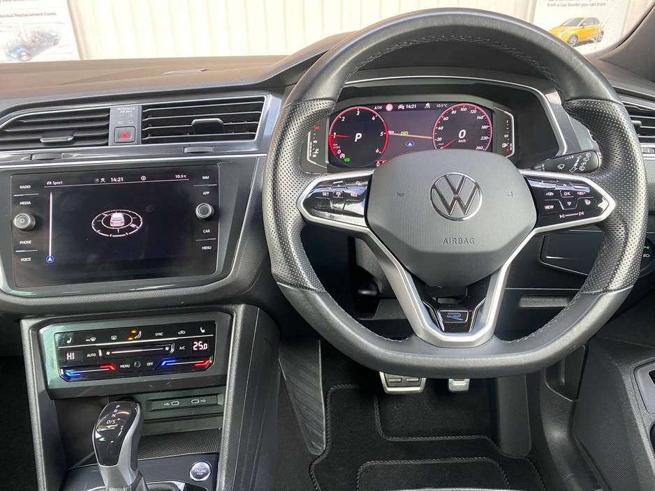 2023 Volkswagen Tiguan - image 14