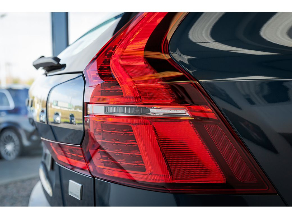 2023 Volvo XC60 - image 14