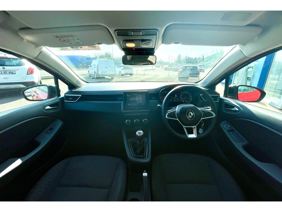 2023 Renault Clio - image 11