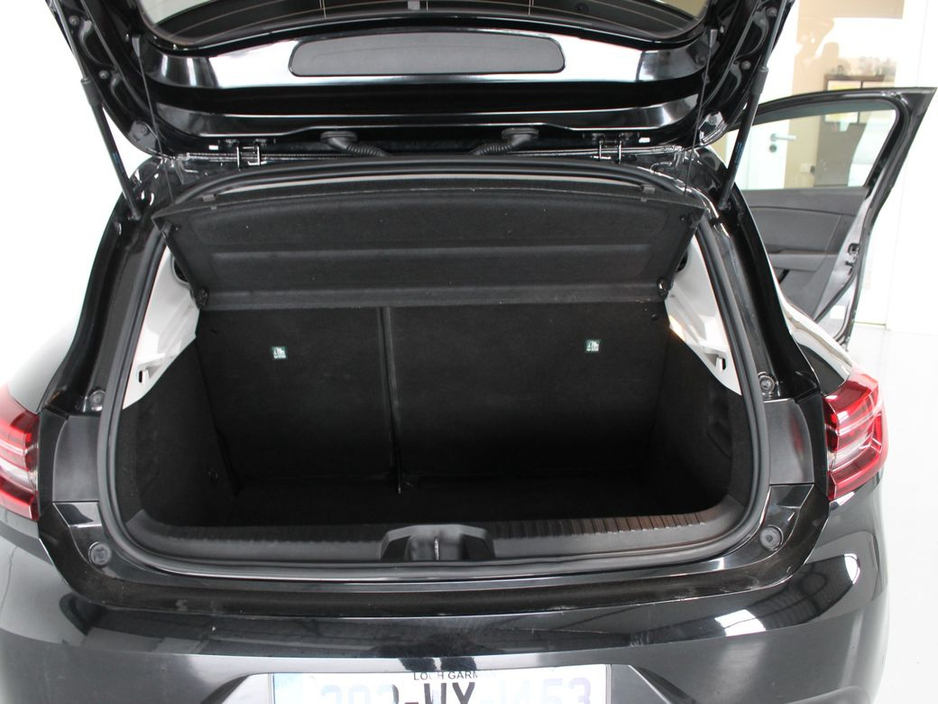 2020 Renault Clio - image 14