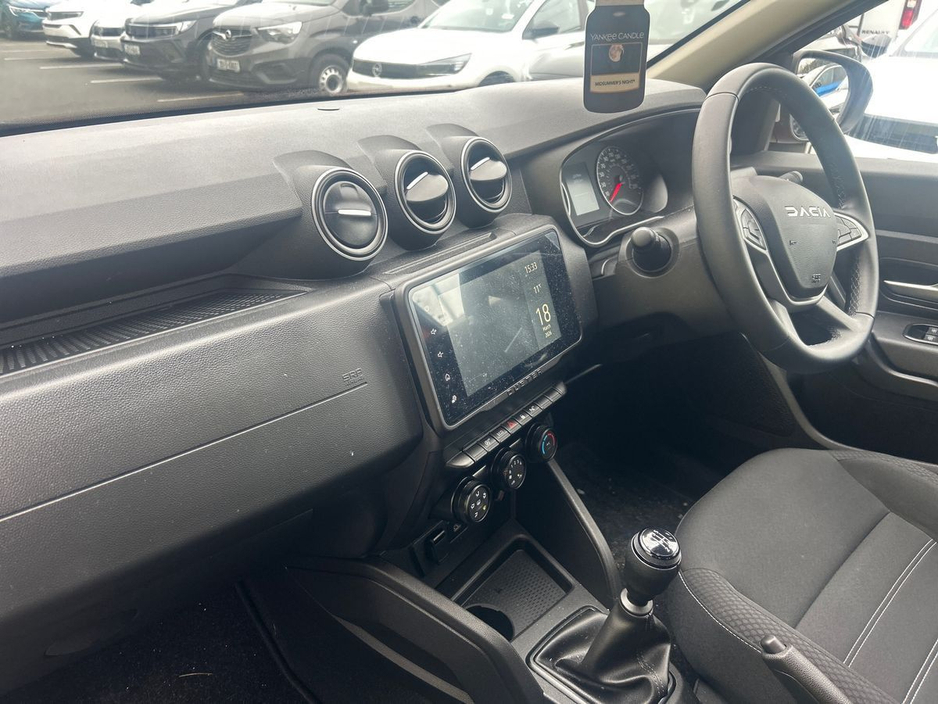 2025 Dacia Duster - image 5