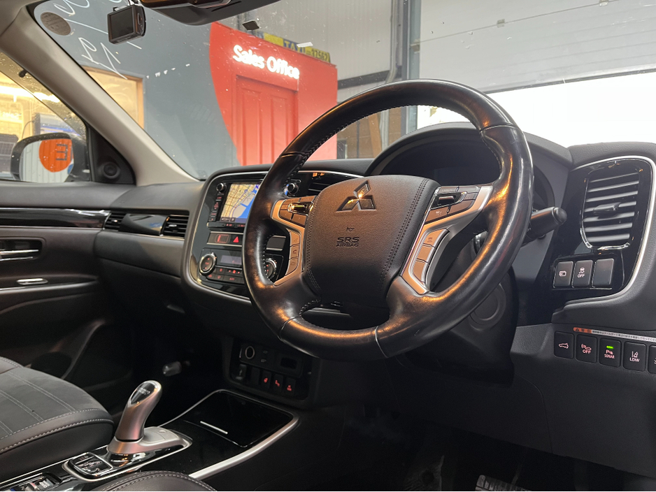 2019 Mitsubishi Outlander €21950! 2019 MITSUBISHI OUTLANDER PHEV G PLUS PACKAGE 2.4 AUTOMATIC / CRUISE CONTROL / 360° PARKING CAMERA / ELECTRIC MEMORY & HEATED SEATS / HEATED STEERING WHEEL / PADDLE SHIFTERS AND MORE €21,950