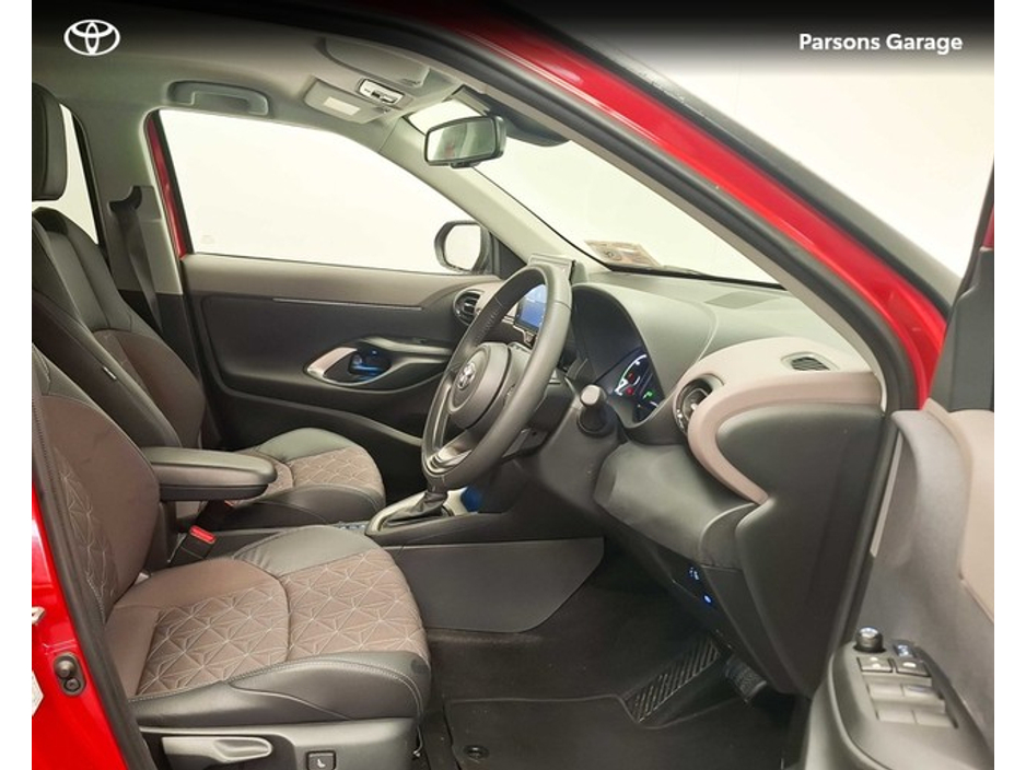 2023 Toyota Yaris Cross YARIS CROSS SOL €28,995