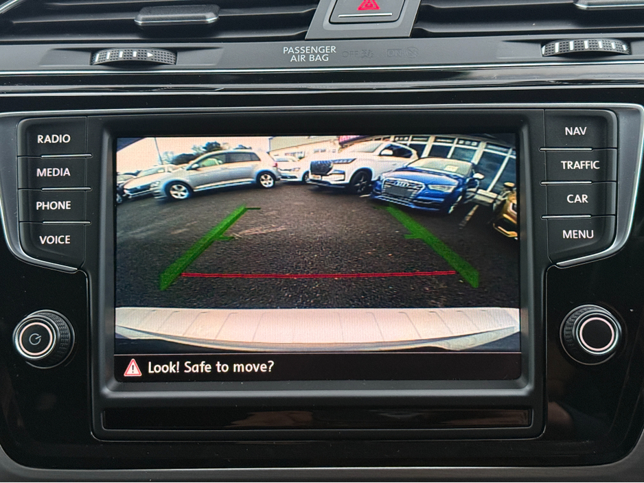 2016 Volkswagen Touran - image 23