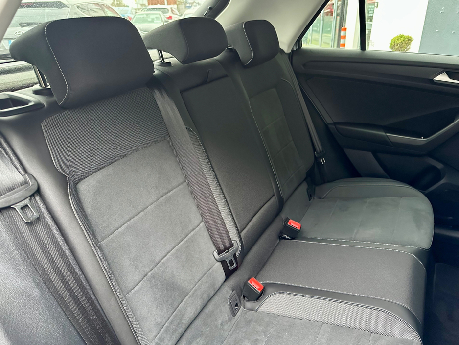 2023 Volkswagen T-Roc ++JUST 6K KML++ STYLE 1.5 TSI D7F 150HP €34,950
