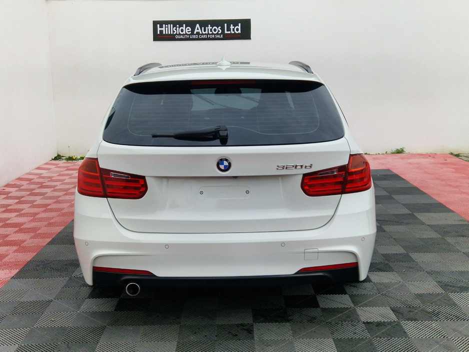 2013 BMW 3 Series - image 9