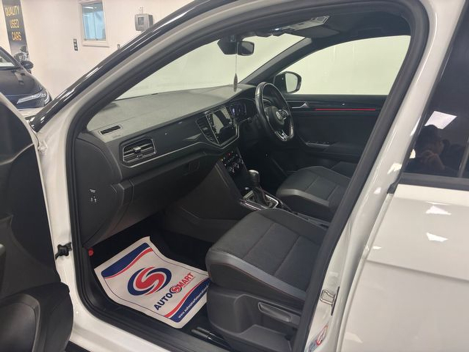 2022 Volkswagen T-Roc - image 12