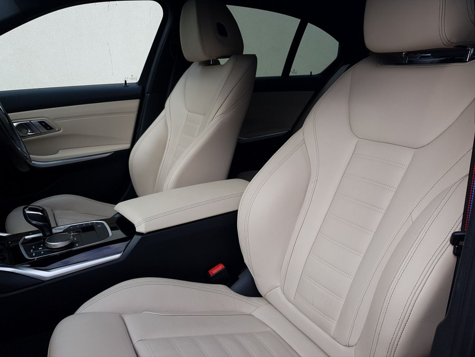 2021 BMW 3 Series - image 7