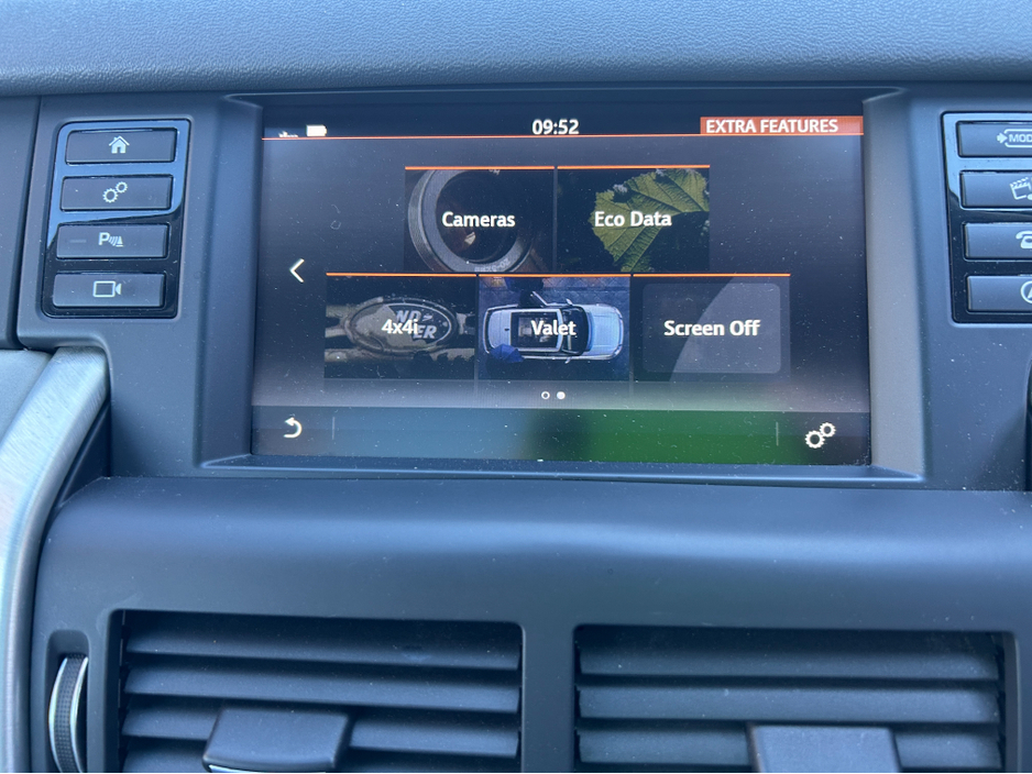 2017 Land Rover Discovery Sport - image 11